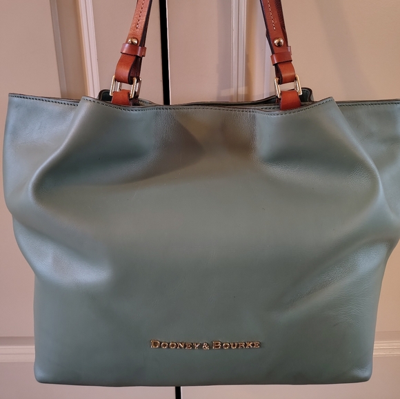 Dooney & Bourke Handbags - Dooney & Bourke Flynn Leather Tote